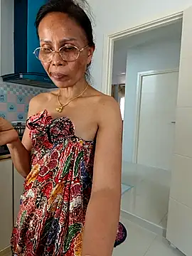 Snapshot of Mama_Eva_1 chatting on 04/06/26, 04:46 Mama Eva 1 online show from 04/06/26, 04:46