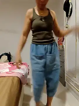 Snapshot of Mama_Eva_1 chatting on 05/02/26, 01:10 Mama Eva 1 online show from 05/02/26, 01:10