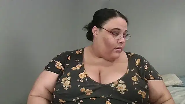 SexyBBW10790 online show from 04/29/26, 05:30
