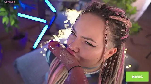 Snapshot of bllowwoww chatting on 01/15/26, 08:19 bllowwoww online show from 01/15/26, 08:19