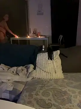 MiaBabyX online show from 11/28/25, 11:07