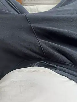 Snapshot of Tri3rer chatting on 02/16/26, 08:10 Tri3rer online show from 02/16/26, 08:10