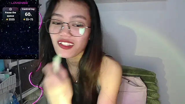 Snapshot of skinny_gracie chatting on 03/21/26, 08:41 skinny gracie online show from 03/21/26, 08:41