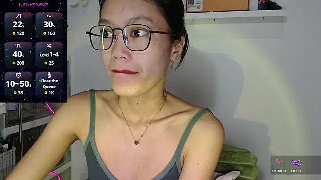 Snapshot of skinny_gracie chatting on 03/23/26, 08:35 skinny gracie online show from 03/23/26, 08:35