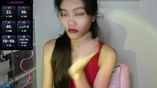 Snapshot of skinny_gracie chatting on 03/25/26, 05:41 skinny gracie online show from 03/25/26, 05:41