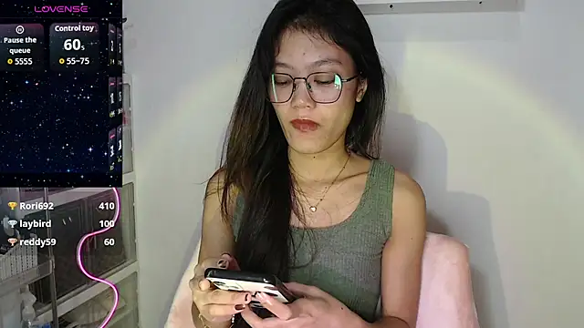 Snapshot of skinny_gracie chatting on 03/26/26, 05:57 skinny gracie online show from 03/26/26, 05:57