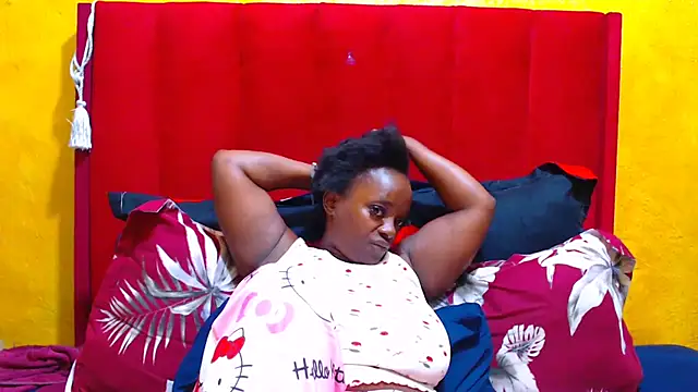 Snapshot of Candycrush2555 chatting on 11/01/25, 05:48 Candycrush2555 online show from 11/01/25, 05:48