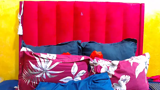 Snapshot of Candycrush2555 chatting on 11/02/25, 06:05 Candycrush2555 online show from 11/02/25, 06:05