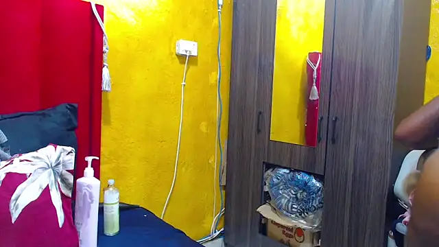 Snapshot of Candycrush2555 chatting on 11/19/25, 03:39 Candycrush2555 online show from 11/19/25, 03:39