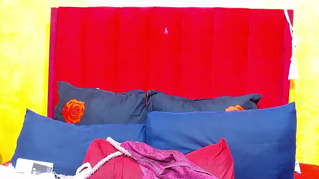 Snapshot of Candycrush2555 chatting on 01/13/26, 06:18 Candycrush2555 online show from 01/13/26, 06:18