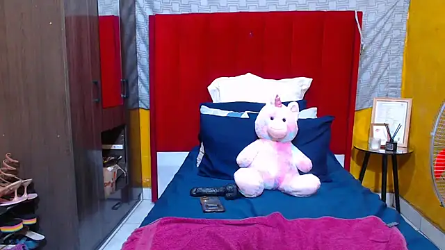 Snapshot of Candycrush2555 chatting on 02/05/26, 05:34 Candycrush2555 online show from 02/05/26, 05:34