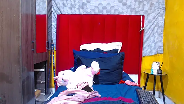 Snapshot of Candycrush2555 chatting on 03/06/26, 08:05 Candycrush2555 online show from 03/06/26, 08:05