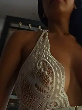 Mavi roouse  online show from 11/23/25, 12:27