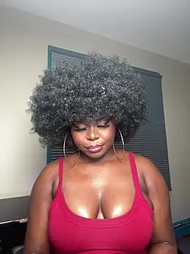 Snapshot of WomanNextdoor1 chatting on 03/31/26, 10:54 WomanNextdoor1 online show from 03/31/26, 10:54