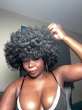 Snapshot of WomanNextdoor1 chatting on 04/16/26, 09:21 WomanNextdoor1 online show from 04/16/26, 09:21