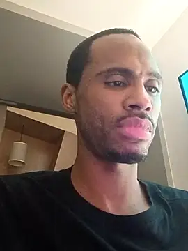 Snapshot of bbclongstrong1433 chatting on 02/07/26, 06:17 bbclongstrong1433 online show from 02/07/26, 06:17