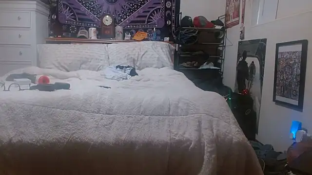 Snapshot of reebokrick650 chatting on 10/24/25, 12:19 reebokrick650 online show from 10/24/25, 12:19