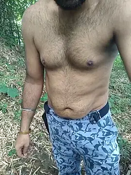 Snapshot of Aeroxx chatting on 09/17/25, 05:53 Aeroxx online show from 09/17/25, 05:53