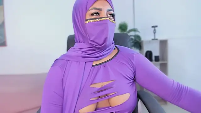 yasmin elite online show from 10/28/25, 09:24