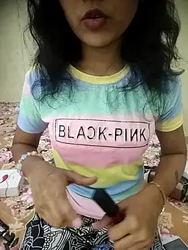 Snapshot of Snaya-baby chatting on 11/28/25, 03:04 Snaya-baby online show from 11/28/25, 03:04