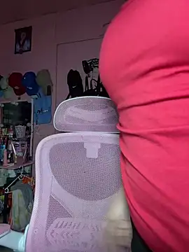 Snapshot of Wynxx chatting on 04/14/26, 04:13 Wynxx online show from 04/14/26, 04:13