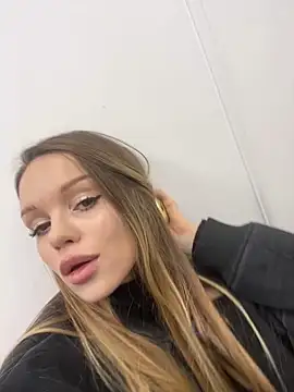 MarilynNova online show from 10/28/25, 04:16