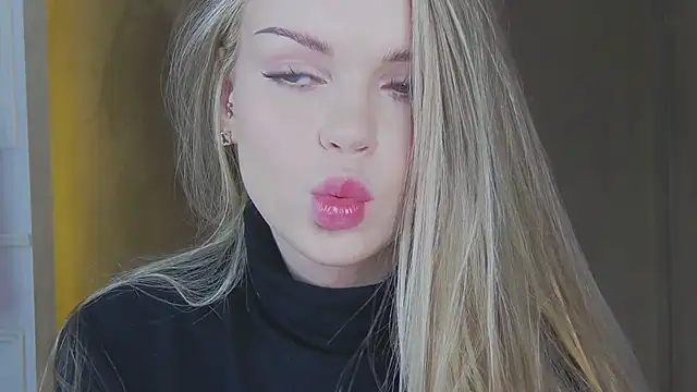 Snapshot of MarilynNova chatting on 03/20/26, 04:17 MarilynNova online show from 03/20/26, 04:17