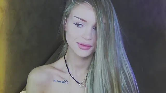 Snapshot of MarilynNova chatting on 05/10/26, 04:17 MarilynNova online show from 05/10/26, 04:17