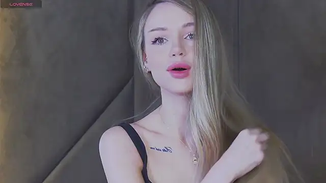 Snapshot of MarilynNova chatting on 06/05/26, 05:36 MarilynNova online show from 06/05/26, 05:36