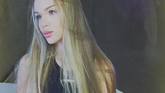 Snapshot of MarilynNova chatting on 06/27/26, 04:28 MarilynNova online show from 06/27/26, 04:28
