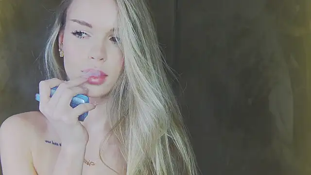 Snapshot of MarilynNova chatting on 07/22/26, 04:15 MarilynNova online show from 07/22/26, 04:15