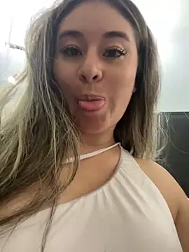 Snapshot of Sharon_07 chatting on 01/12/25, 08:36 Sharon 07 online show from 01/12/25, 08:36