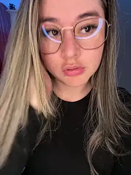 Snapshot of Sharon_07 chatting on 01/14/25, 11:37 Sharon 07 online show from 01/14/25, 11:37