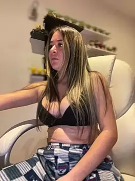 Snapshot of Sharon_07 chatting on 03/05/25, 02:46 Sharon 07 online show from 03/05/25, 02:46