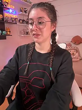 Snapshot of Sharon_07 chatting on 11/11/25, 11:38 Sharon 07 online show from 11/11/25, 11:38