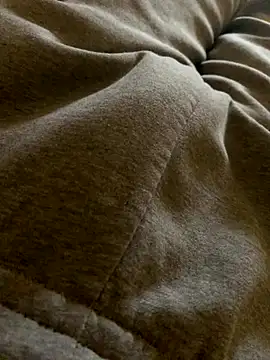 Snapshot of MuzzyFacing chatting on 11/23/25, 11:54 MuzzyFacing online show from 11/23/25, 11:54