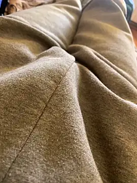 Snapshot of MuzzyFacing chatting on 02/02/26, 12:04 MuzzyFacing online show from 02/02/26, 12:04