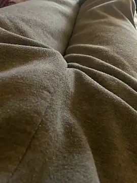 Snapshot of MuzzyFacing chatting on 02/04/26, 11:16 MuzzyFacing online show from 02/04/26, 11:16