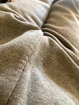 Snapshot of MuzzyFacing chatting on 02/26/26, 12:15 MuzzyFacing online show from 02/26/26, 12:15