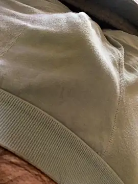 Snapshot of MuzzyFacing chatting on 03/20/26, 12:43 MuzzyFacing online show from 03/20/26, 12:43