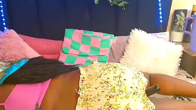 Snapshot of AmazingDarkDoll chatting on 11/05/25, 04:23 AmazingDarkDoll online show from 11/05/25, 04:23