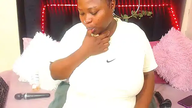 Snapshot of AmazingDarkDoll chatting on 11/11/25, 04:12 AmazingDarkDoll online show from 11/11/25, 04:12