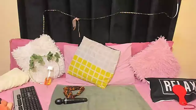 Snapshot of AmazingDarkDoll chatting on 02/23/26, 05:43 AmazingDarkDoll online show from 02/23/26, 05:43