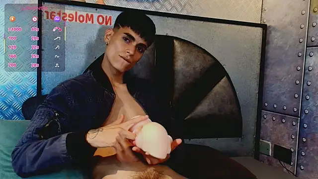 Snapshot of Dani_mc1 chatting on 09/27/25, 11:21 Dani mc1 online show from 09/27/25, 11:21