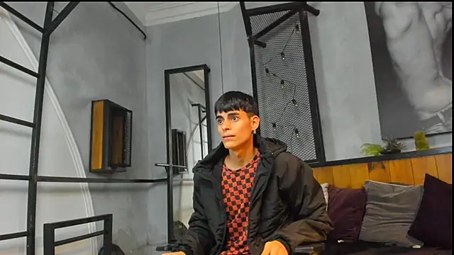 Snapshot of Dani_mc1 chatting on 11/18/25, 11:36 Dani mc1 online show from 11/18/25, 11:36