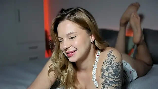 LilyFlamee online show from 02/11/26, 02:11