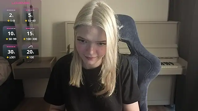 Snapshot of KatanaSVibe chatting on 07/18/26, 02:10 KatanaSVibe online show from 07/18/26, 02:10