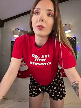 Snapshot of LINA_ALL_EYES_ON_YOU chatting on 12/19/25, 08:05 LINA ALL EYES ON YOU online show from 12/19/25, 08:05