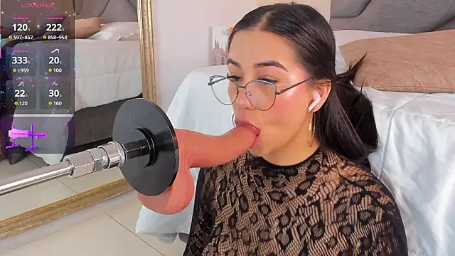 Jazmiinee online show from 03/11/26, 08:26