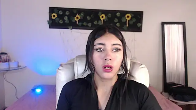 gabriella live online show from 09/15/25, 01:22